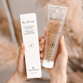 Гель для умывания с лепестками роз BUENO PURE MOONLIGHT ROSE FLORAL CLEANSER 80 ML